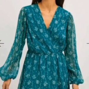 NA-KD
Chiffon Overlap Puff Sleeve Mini Dress